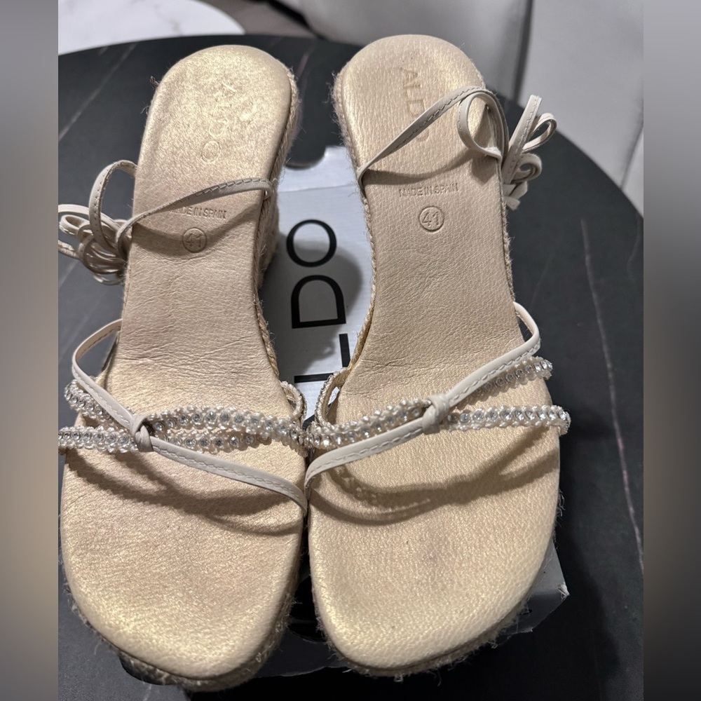 ALDO Cream Platform Wedges heel!!